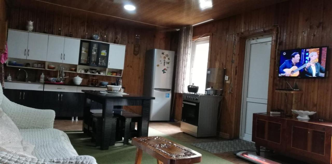 Guesthouse Leno Tsaldashi Exteriör bild