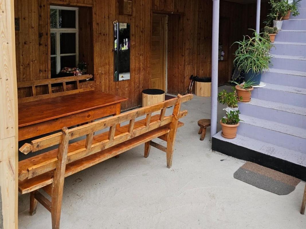 Guesthouse Leno Tsaldashi Exteriör bild